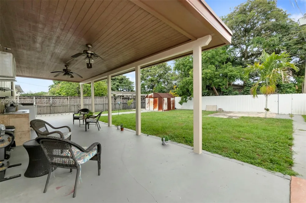 142 W 35th St Hialeah, FL 33012