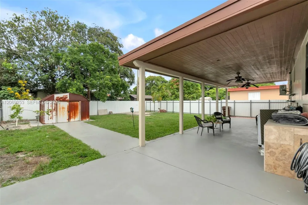 142 W 35th St Hialeah, FL 33012