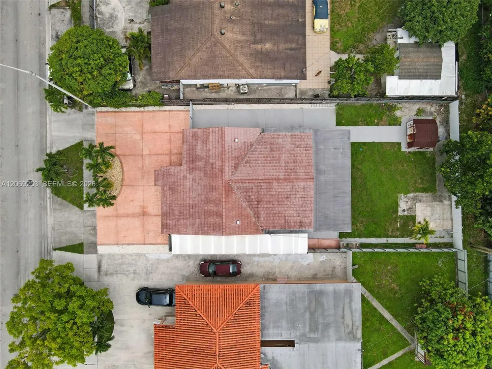 142 W 35th St Hialeah, FL 33012