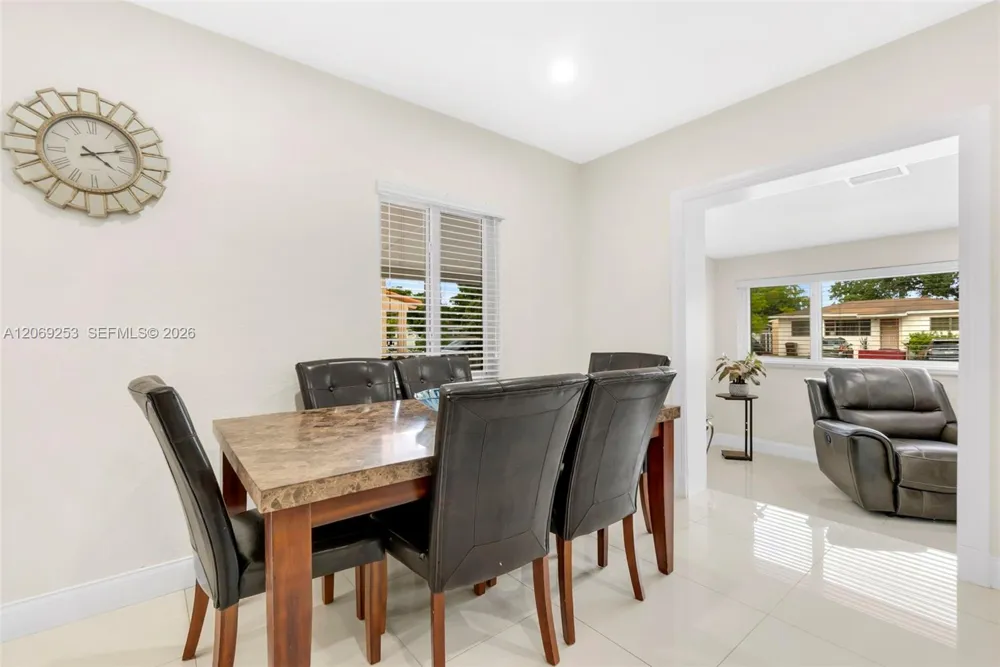 142 W 35th St Hialeah, FL 33012