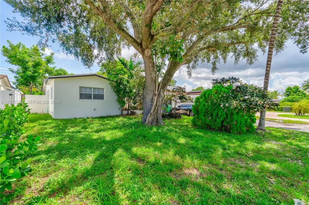 7636 Alhambra Blvd Miramar, FL 33023