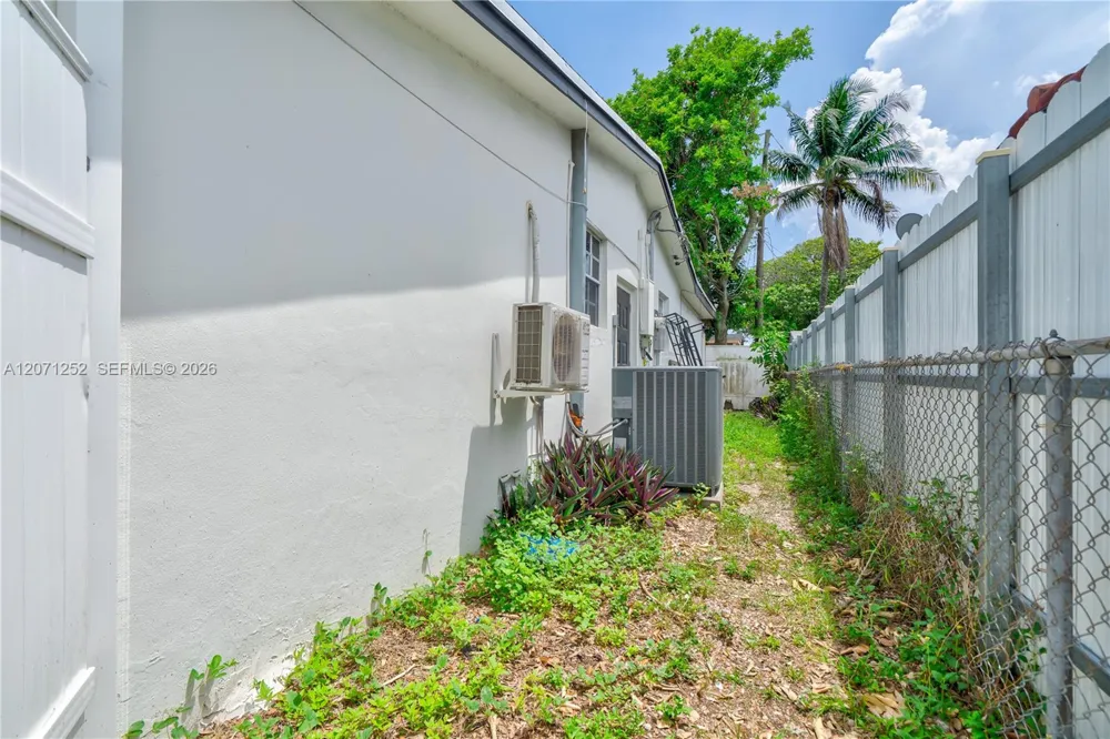 7636 Alhambra Blvd Miramar, FL 33023