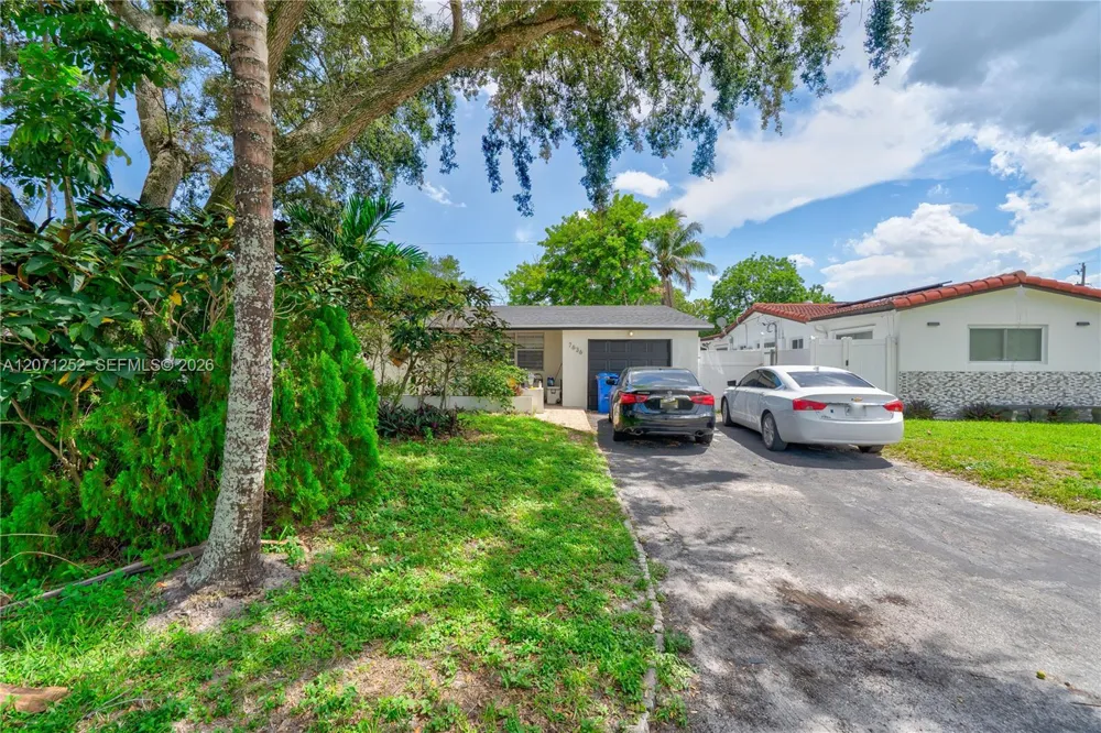 7636 Alhambra Blvd Miramar, FL 33023