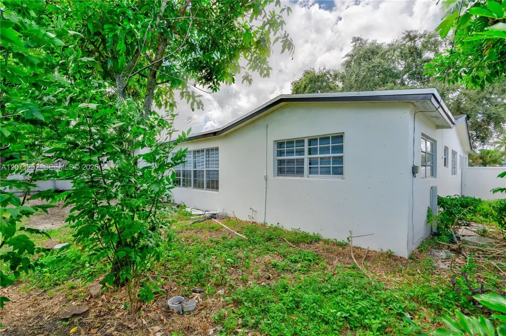7636 Alhambra Blvd Miramar, FL 33023