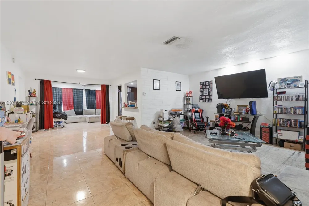 7636 Alhambra Blvd Miramar, FL 33023