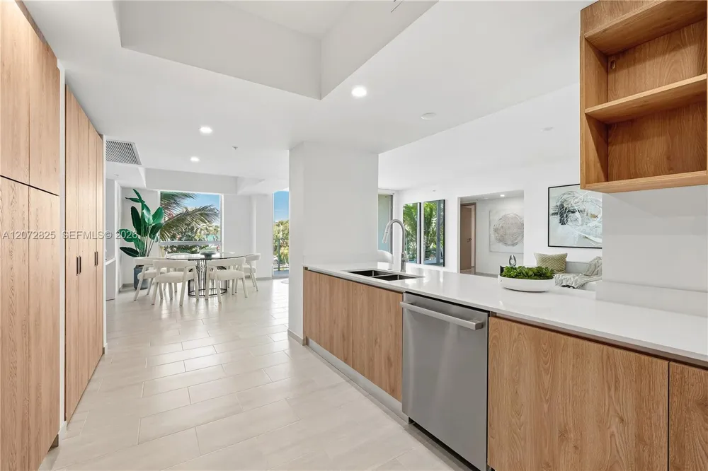 10281 W Bay Harbor Dr #201 Bay Harbor Islands, FL 33154