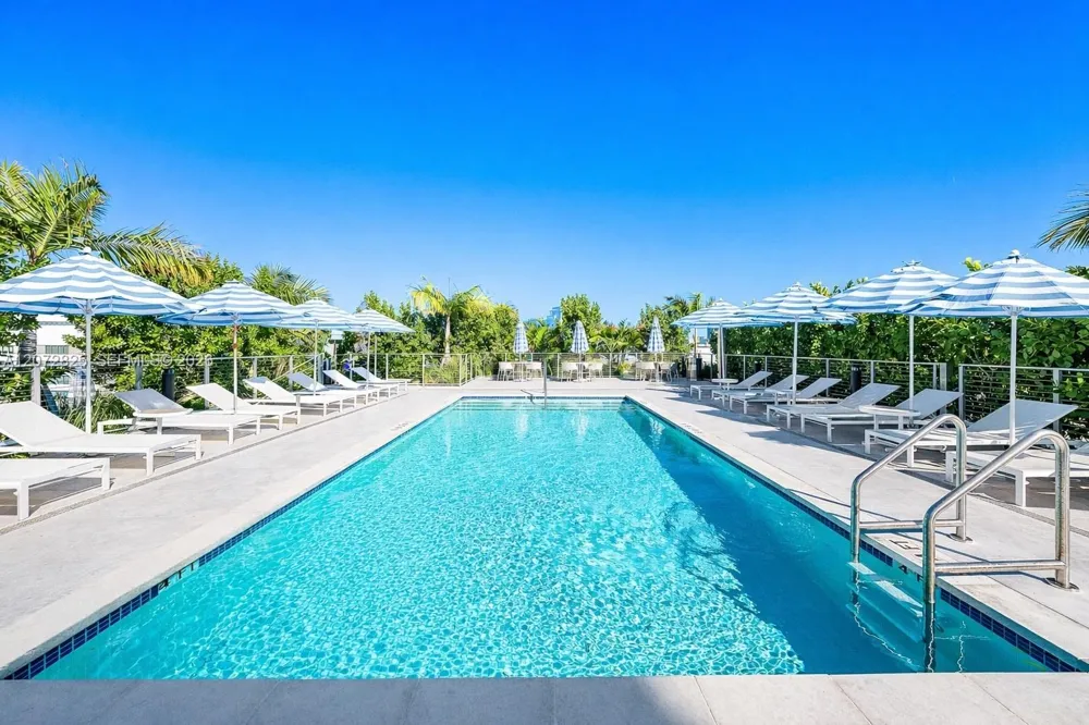 10281 W Bay Harbor Dr #201 Bay Harbor Islands, FL 33154