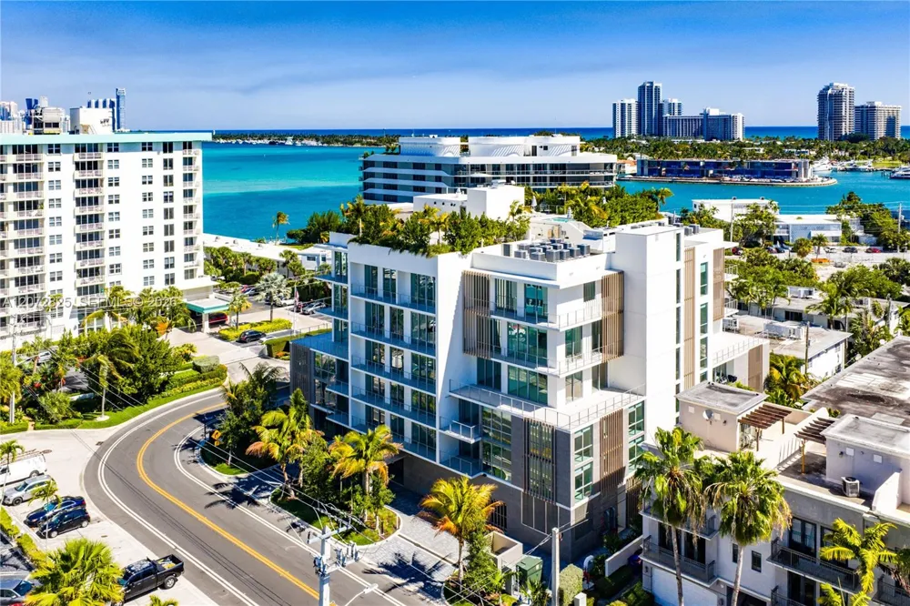 10281 W Bay Harbor Dr #201 Bay Harbor Islands, FL 33154