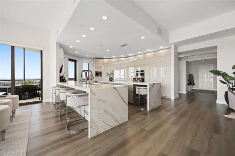 14300 RIVA DEL LAGO DRIVE #2104
