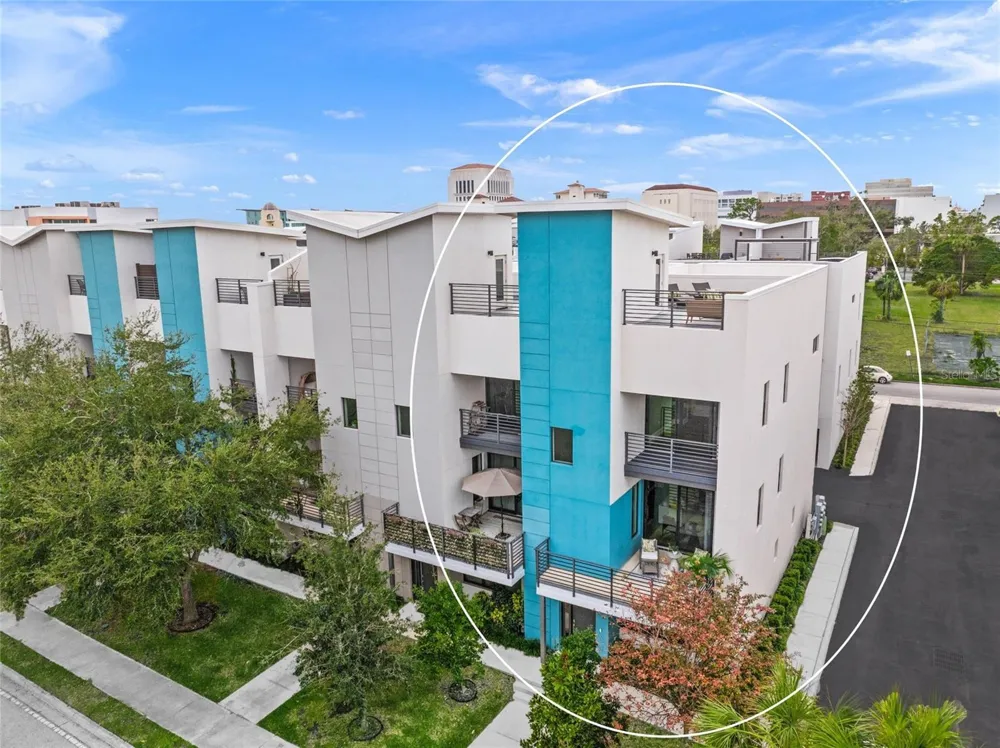 72 SCHOOL AVENUE Sarasota, FL 34237
