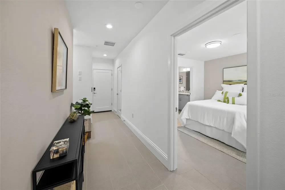 72 SCHOOL AVENUE Sarasota, FL 34237