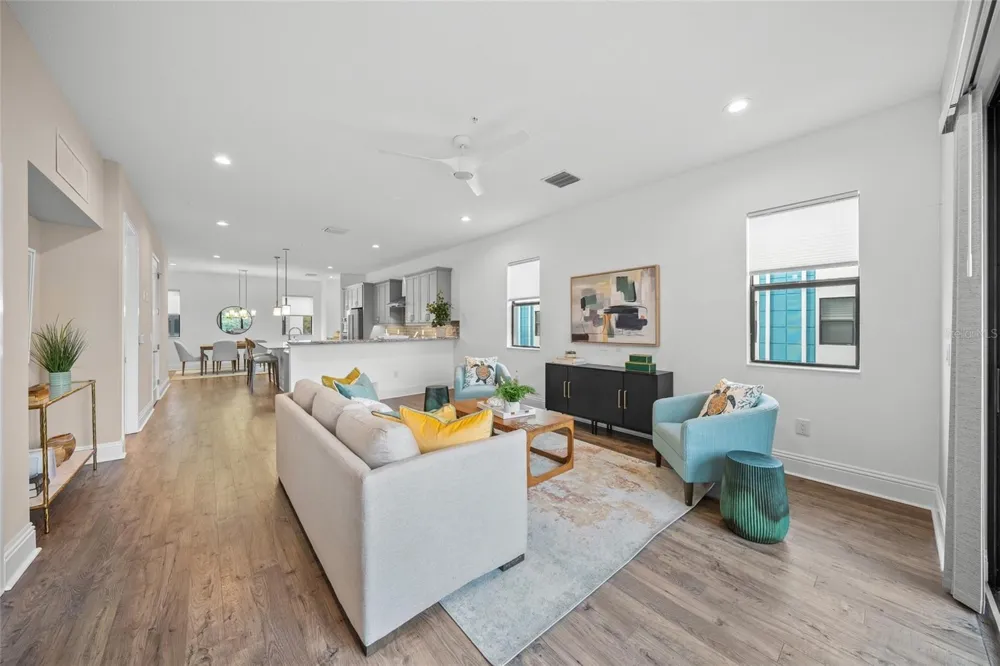 72 SCHOOL AVENUE Sarasota, FL 34237
