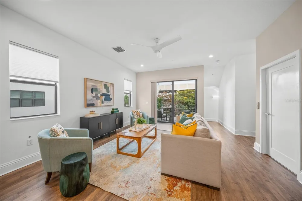 72 SCHOOL AVENUE Sarasota, FL 34237
