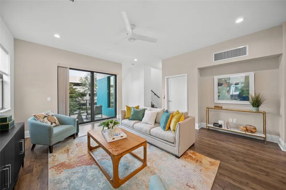 72 SCHOOL AVENUE Sarasota, FL 34237