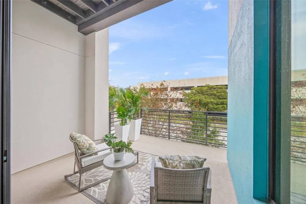 72 SCHOOL AVENUE Sarasota, FL 34237