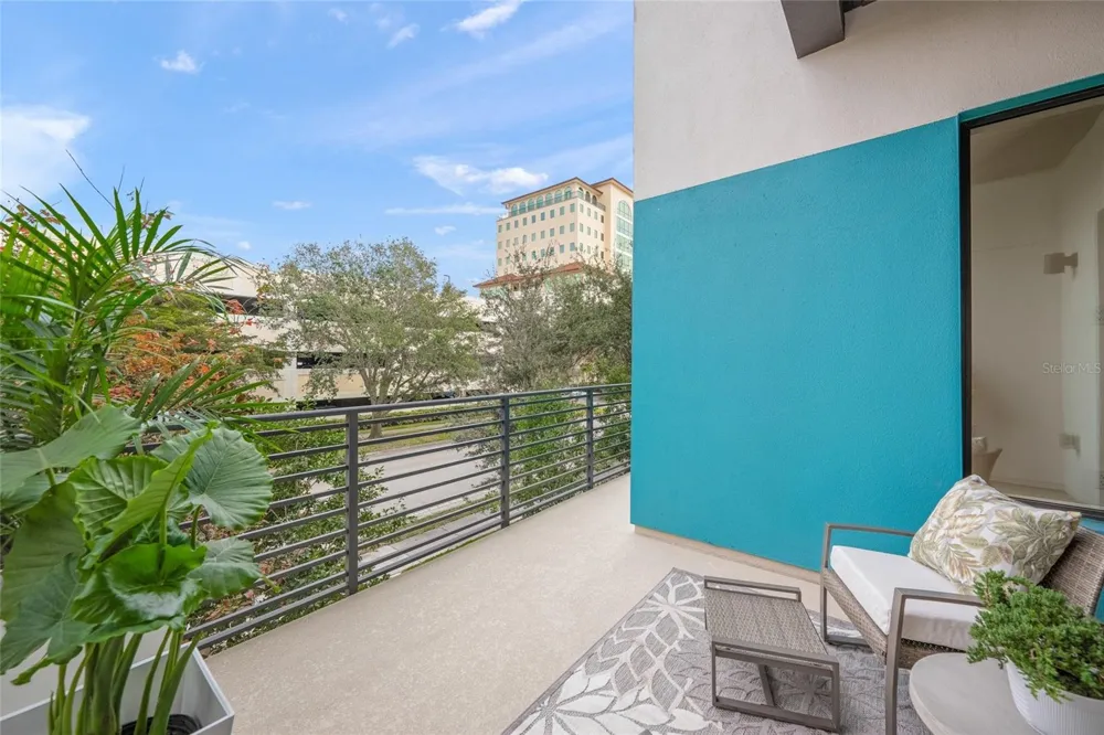 72 SCHOOL AVENUE Sarasota, FL 34237