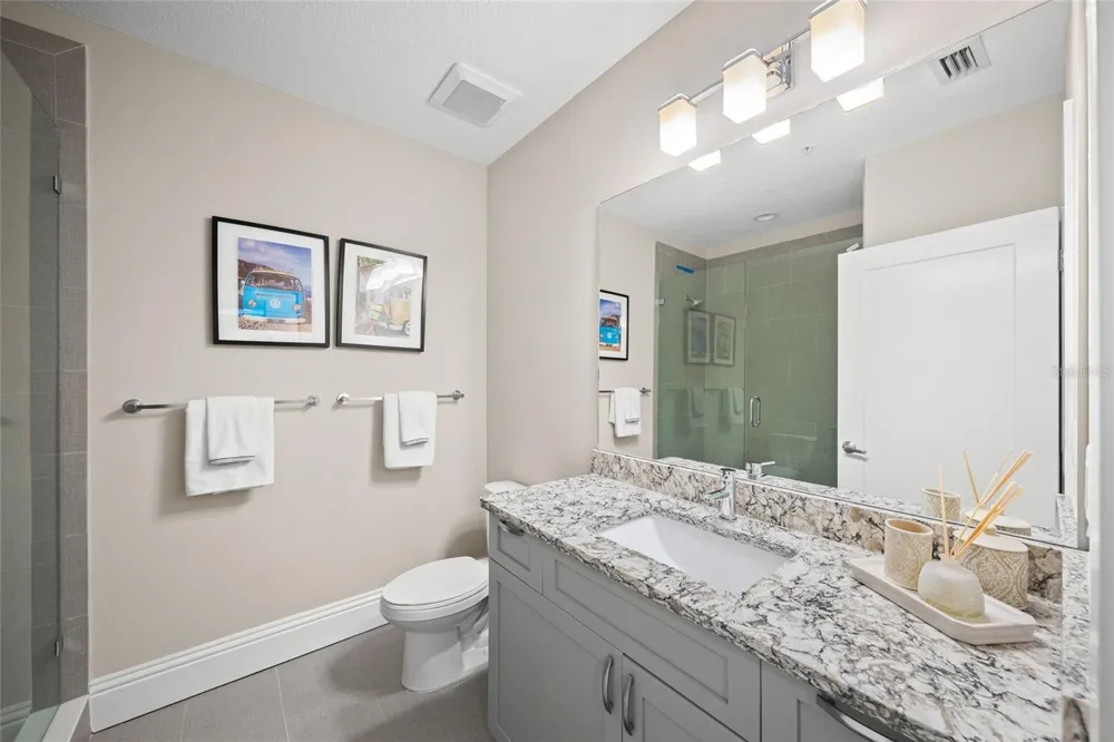 72 SCHOOL AVENUE Sarasota, FL 34237