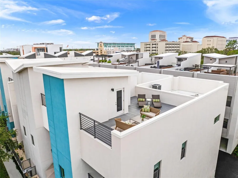 72 SCHOOL AVENUE Sarasota, FL 34237