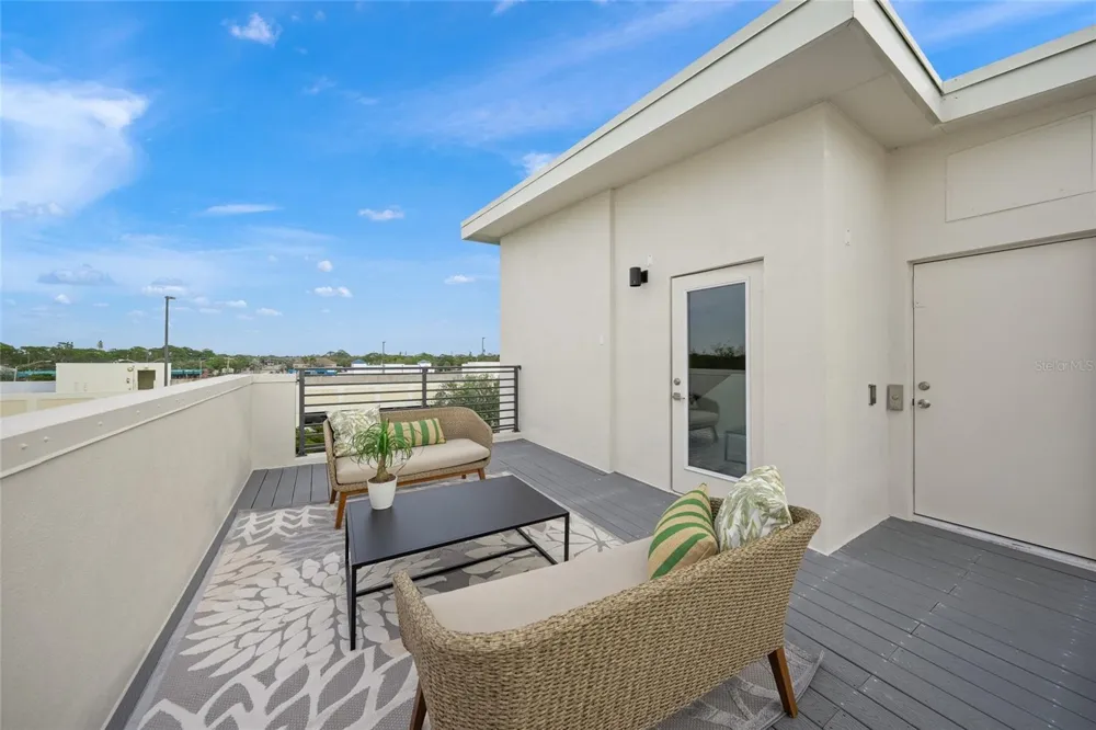 72 SCHOOL AVENUE Sarasota, FL 34237