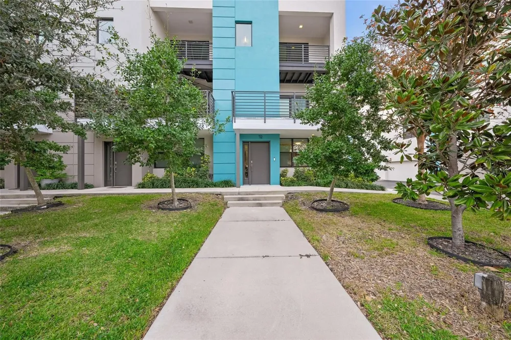 72 SCHOOL AVENUE Sarasota, FL 34237