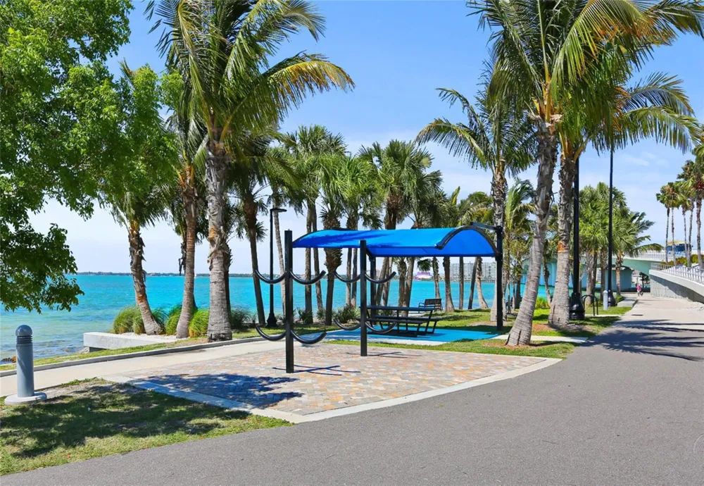 72 SCHOOL AVENUE Sarasota, FL 34237