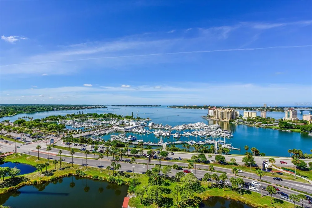 72 SCHOOL AVENUE Sarasota, FL 34237