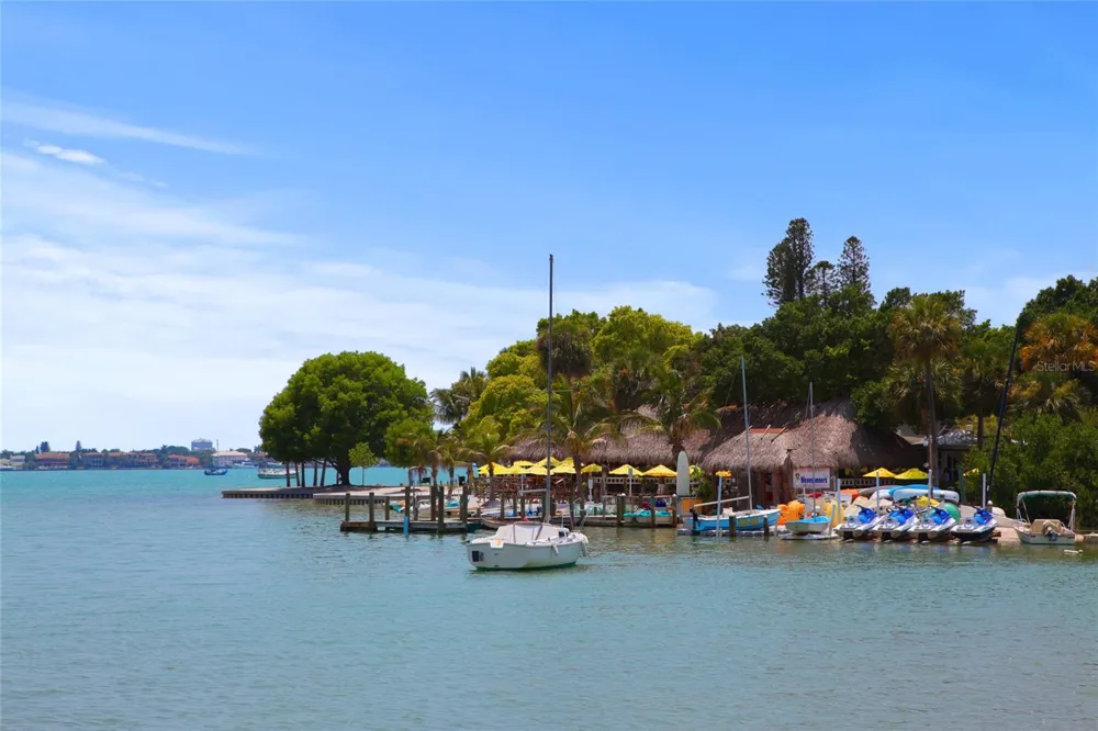 72 SCHOOL AVENUE Sarasota, FL 34237