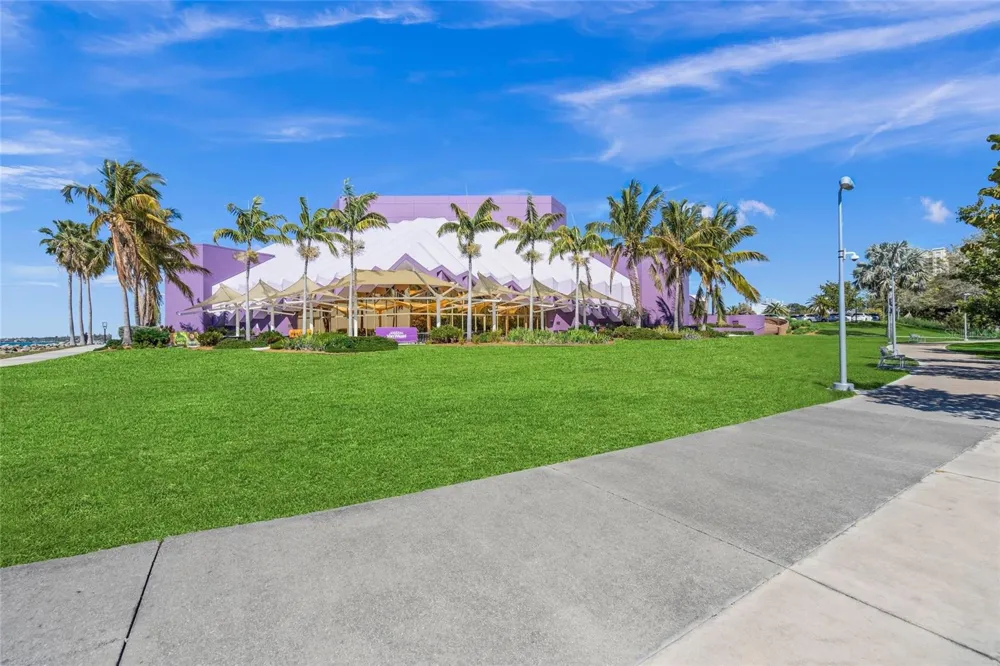 72 SCHOOL AVENUE Sarasota, FL 34237