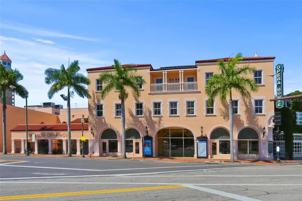 72 SCHOOL AVENUE Sarasota, FL 34237