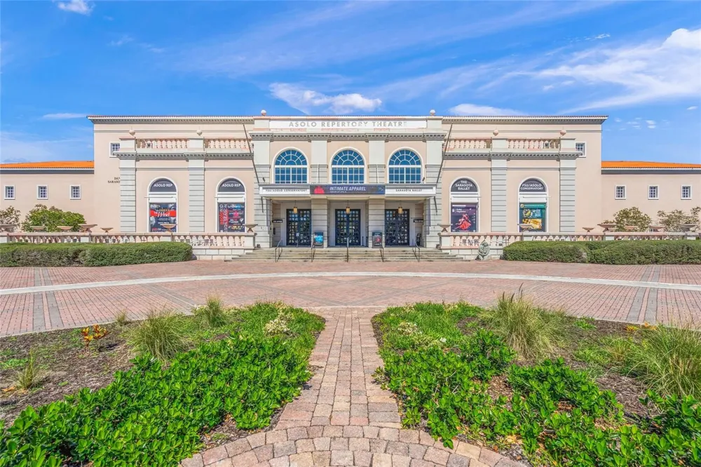 72 SCHOOL AVENUE Sarasota, FL 34237