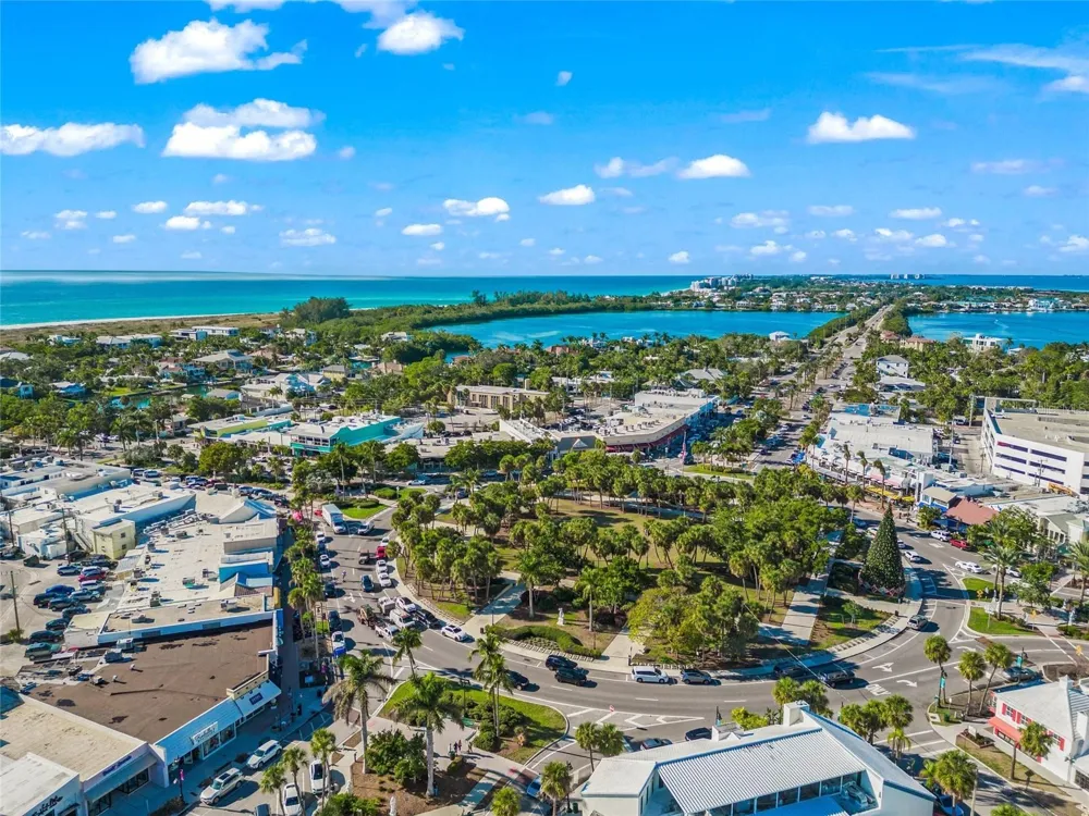 72 SCHOOL AVENUE Sarasota, FL 34237