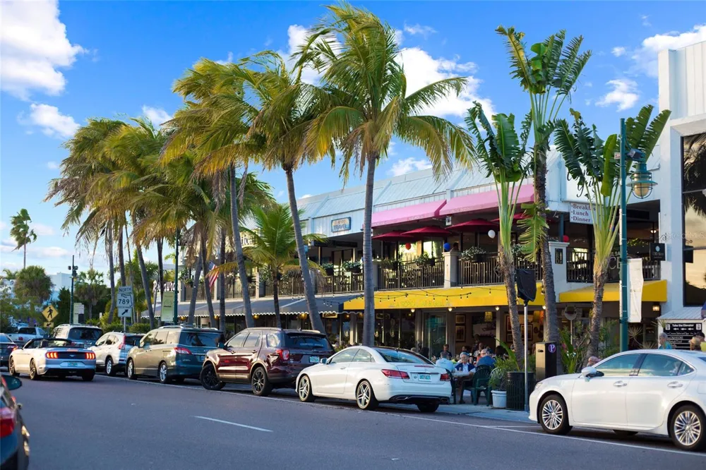 72 SCHOOL AVENUE Sarasota, FL 34237