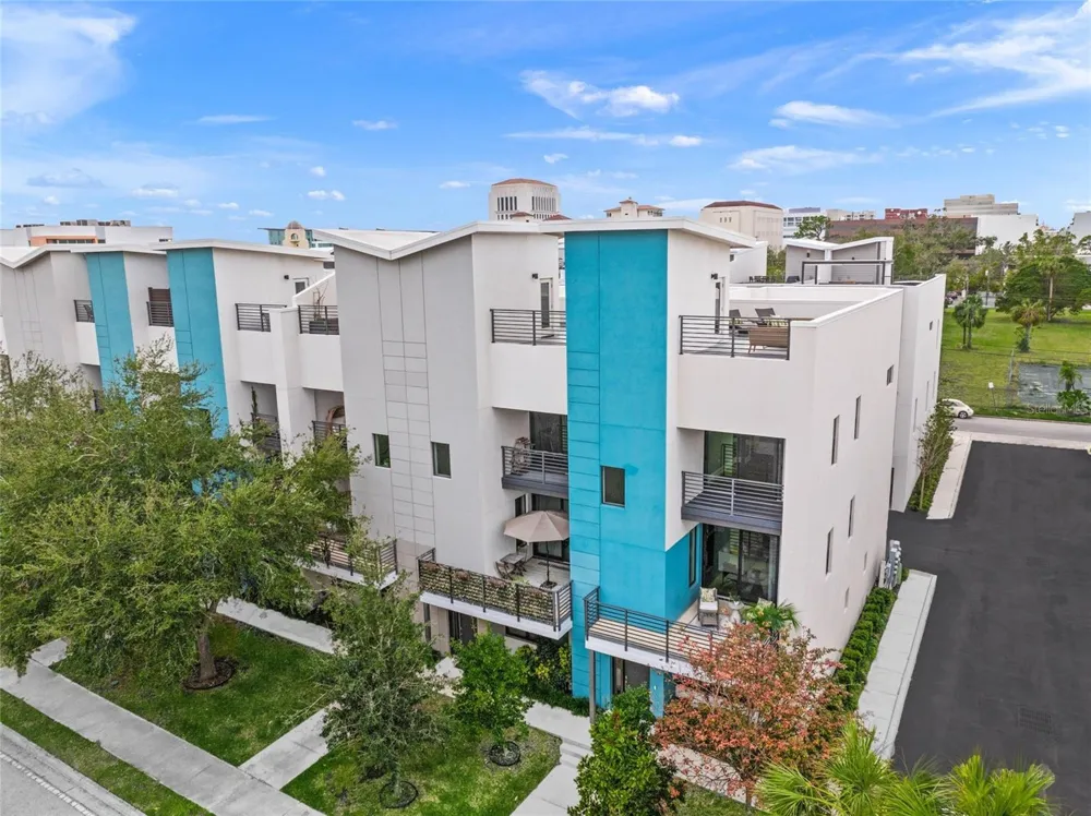 72 SCHOOL AVENUE Sarasota, FL 34237