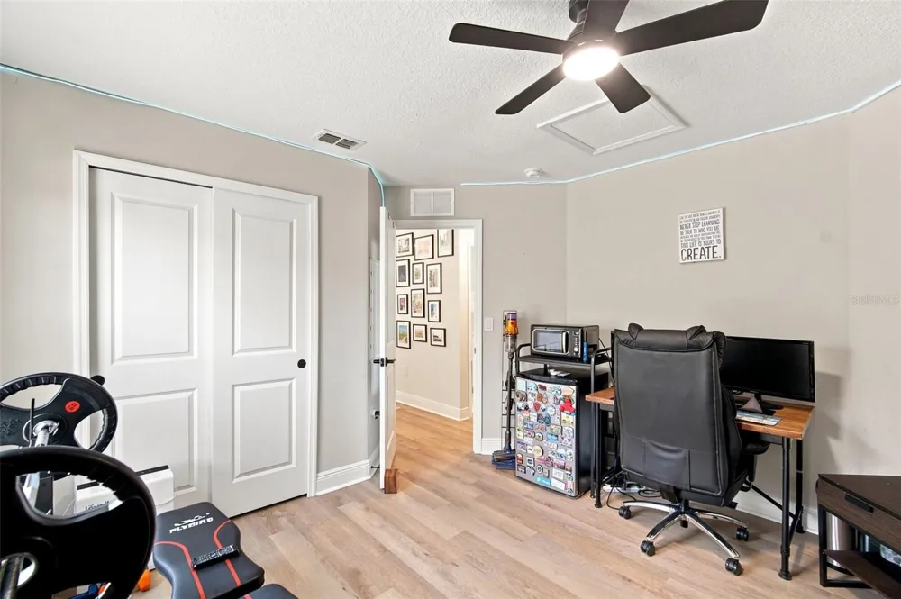 5292 NEIL DRIVE St Petersburg, FL 33714