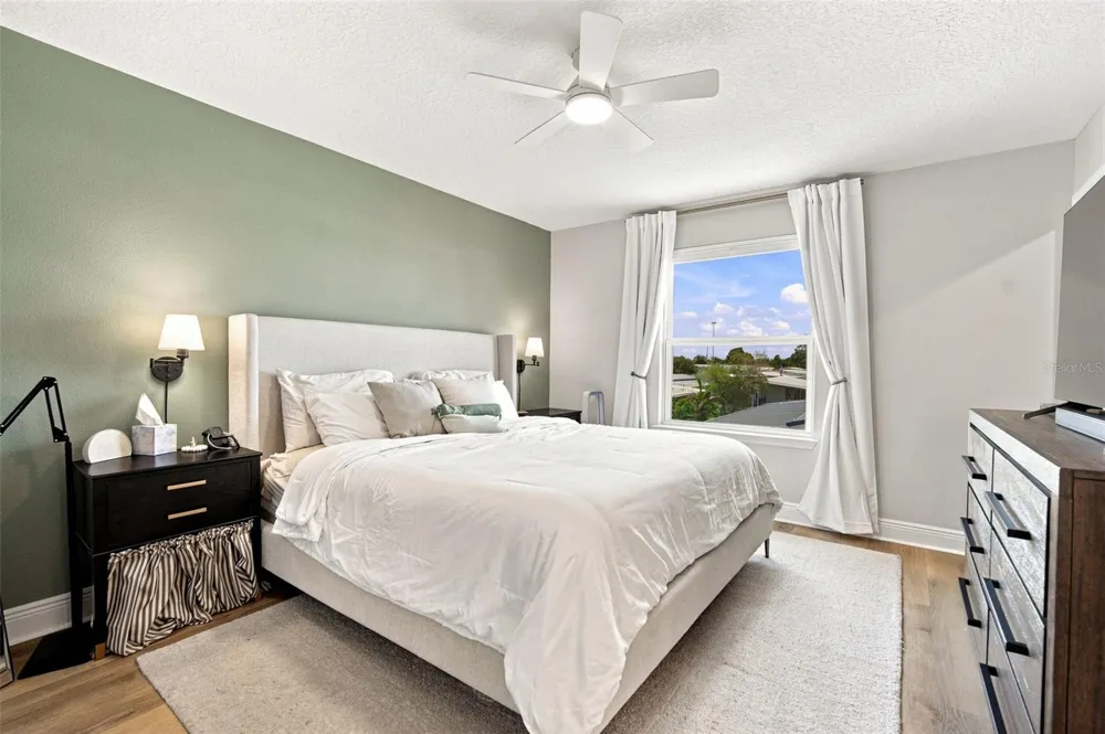5292 NEIL DRIVE St Petersburg, FL 33714