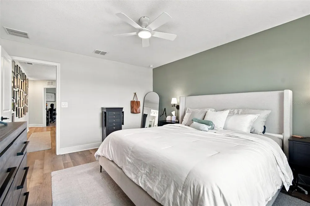 5292 NEIL DRIVE St Petersburg, FL 33714