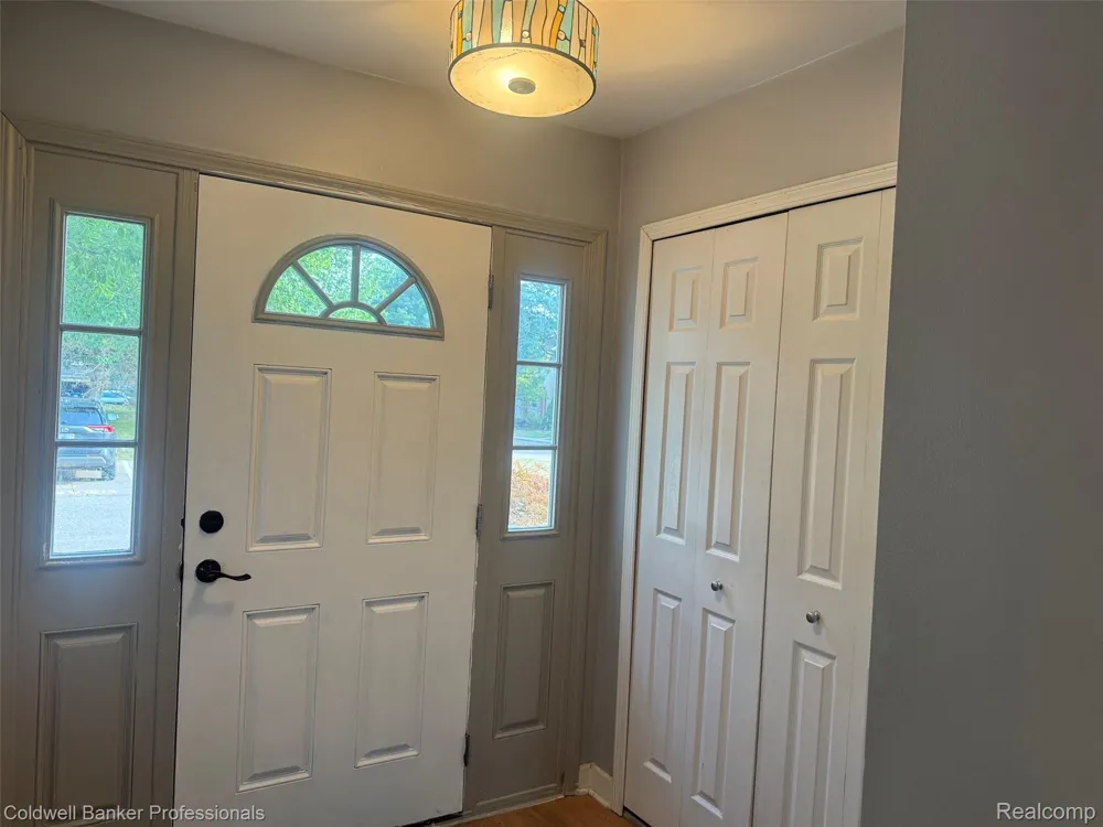 1805 Brentwood Drive #329 Troy City, MI 48098