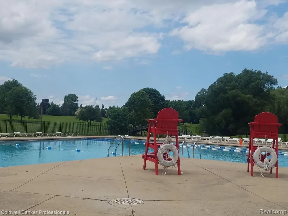 1805 Brentwood Drive #329 Troy City, MI 48098