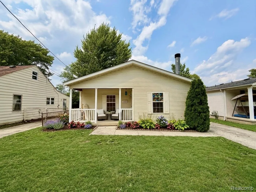 25660 Currier Street Dearborn Heights City, MI 48125