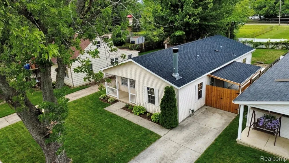 25660 Currier Street Dearborn Heights City, MI 48125