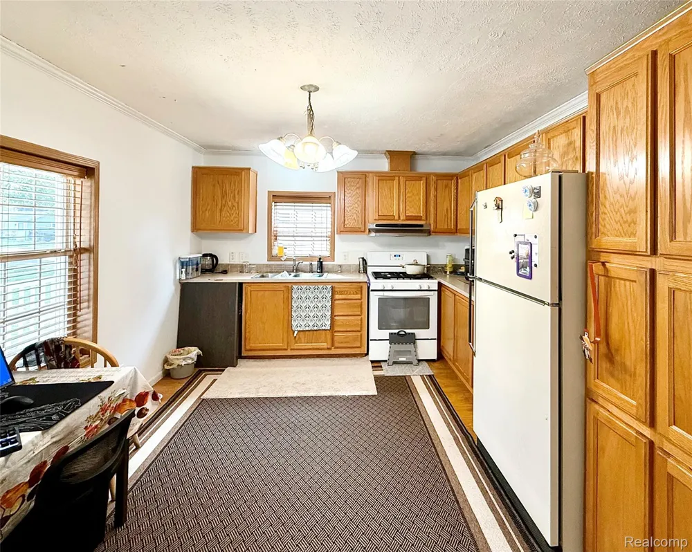 25660 Currier Street Dearborn Heights City, MI 48125