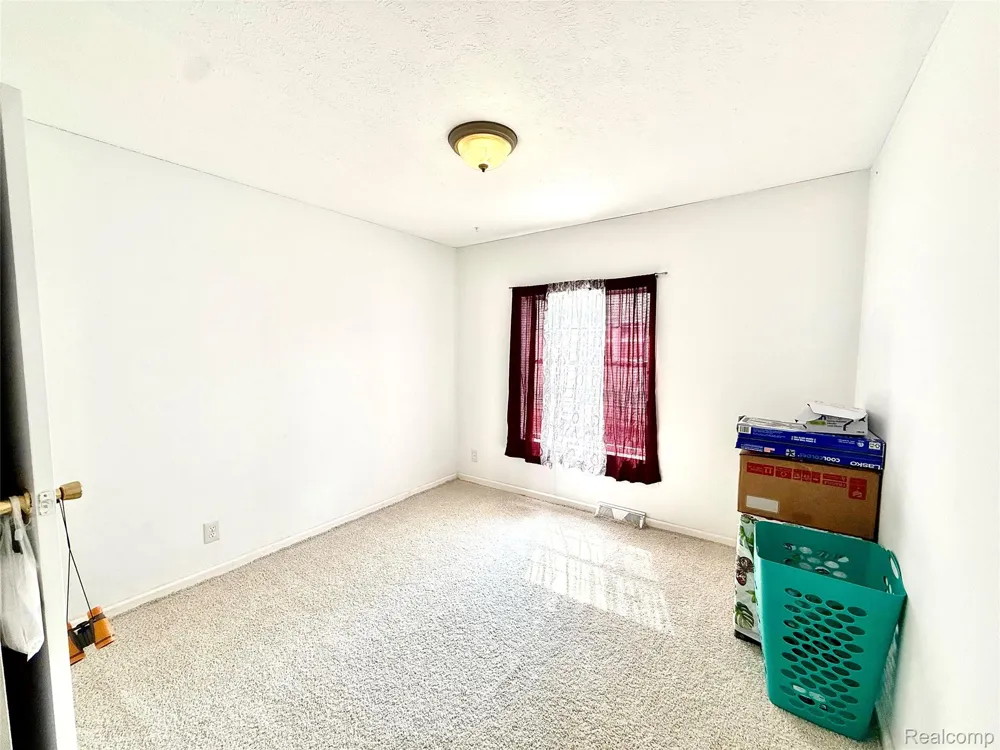 25660 Currier Street Dearborn Heights City, MI 48125