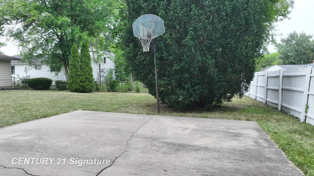 334 S 20th Street Saginaw City, MI 48601