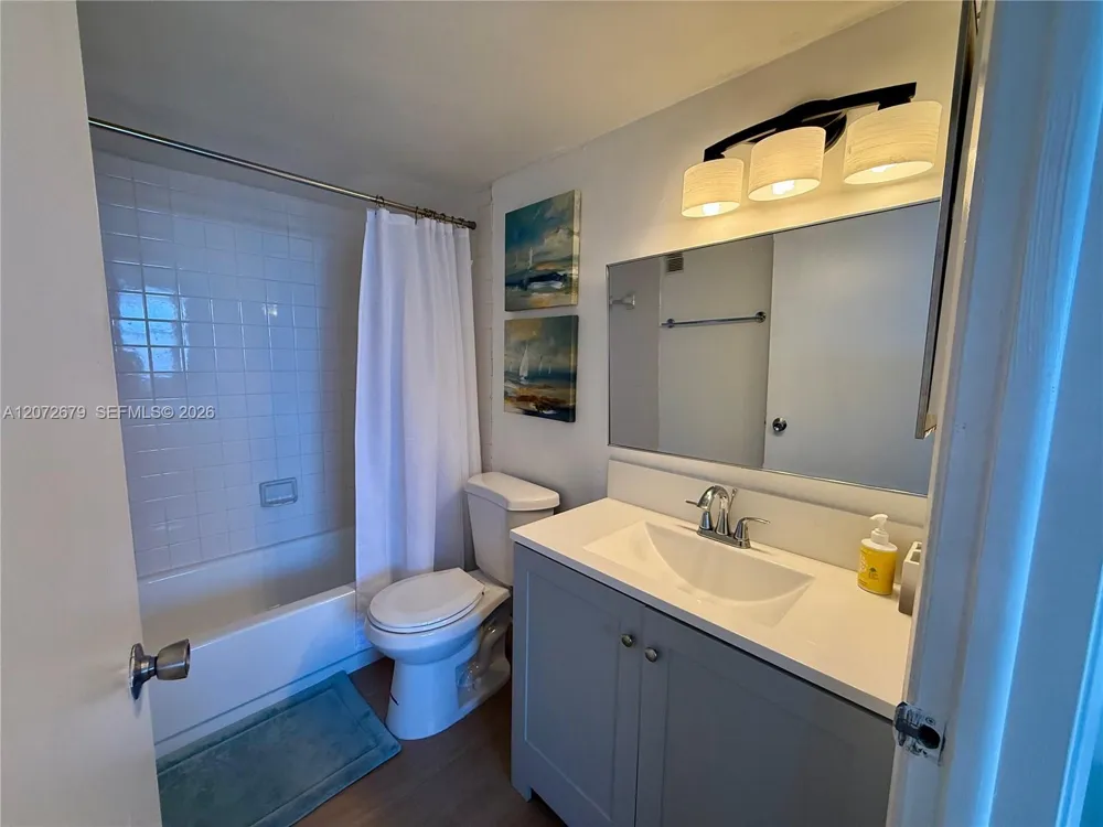 770 Claughton Island Dr #1104 Miami, FL 33131