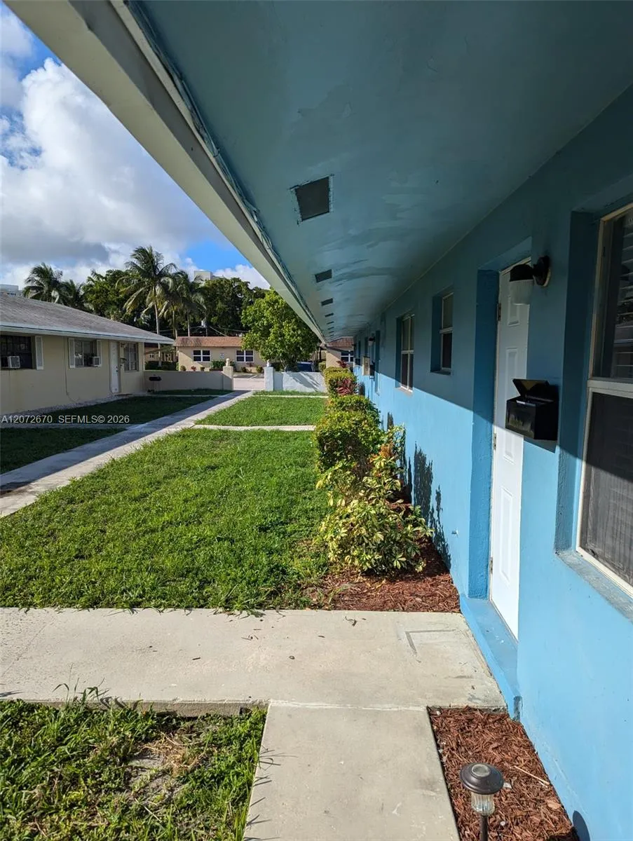 537 SW 2nd Pl #1-3 Pompano Beach, FL 33060