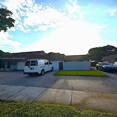 19229 E Lake Dr