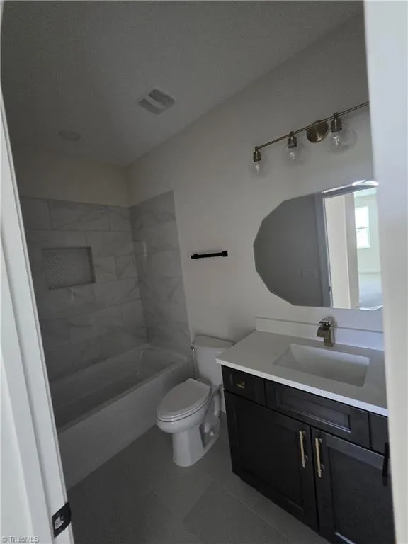 197 W Willow Street Yadkinville, NC 27055
