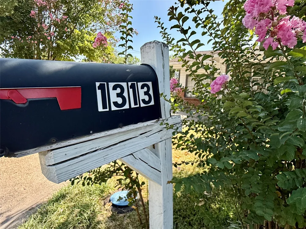 1313 S Rockwall Avenue Terrell, TX 75160