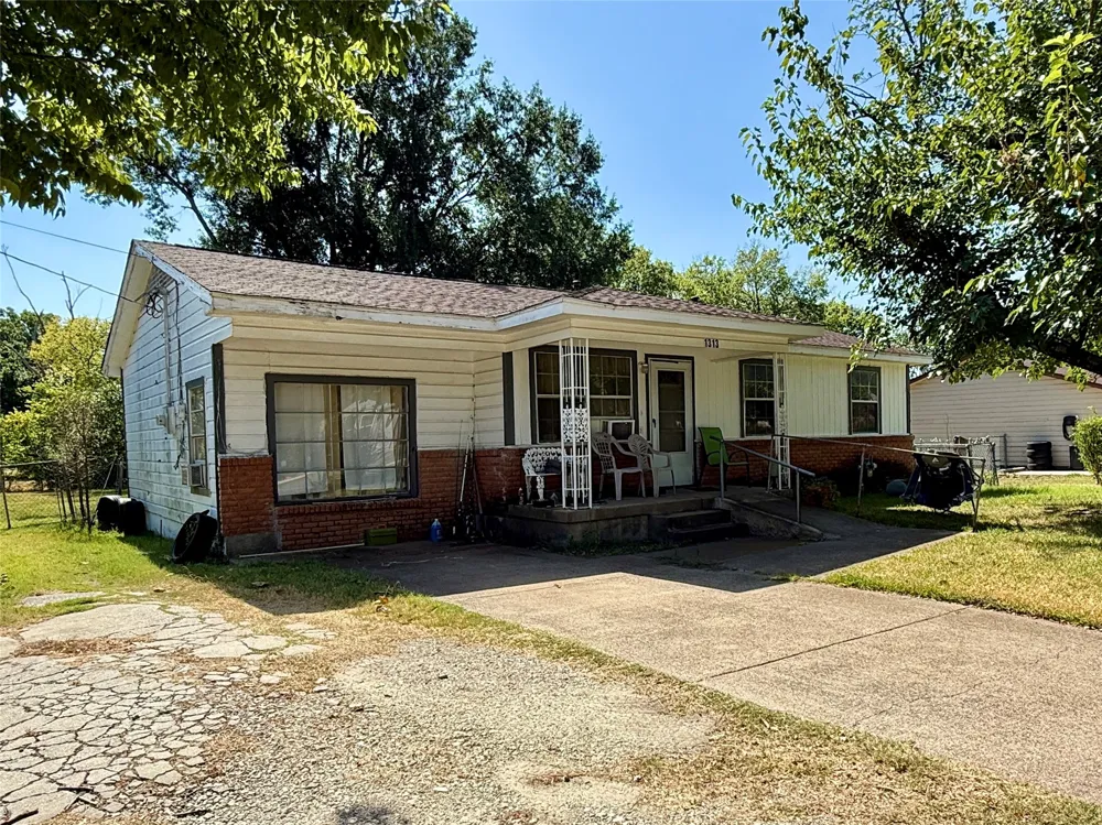 1313 S Rockwall Avenue Terrell, TX 75160