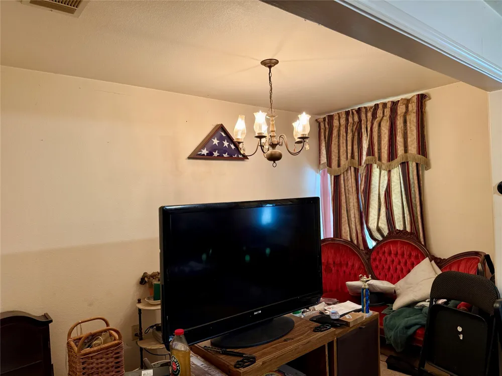 1313 S Rockwall Avenue Terrell, TX 75160